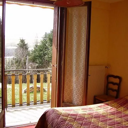 De La Petite Ferme, Super-besse Est, The Originals Relais Hotel 3*