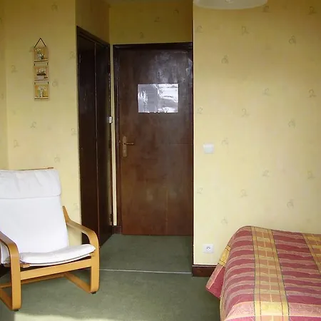Hotel De La Petite Ferme, Super-besse Est, The Originals Relais
