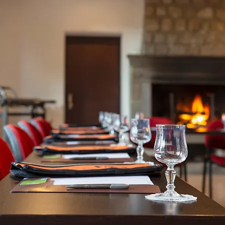 De La Petite Ferme, Super-besse Est, The Originals Relais Hotel