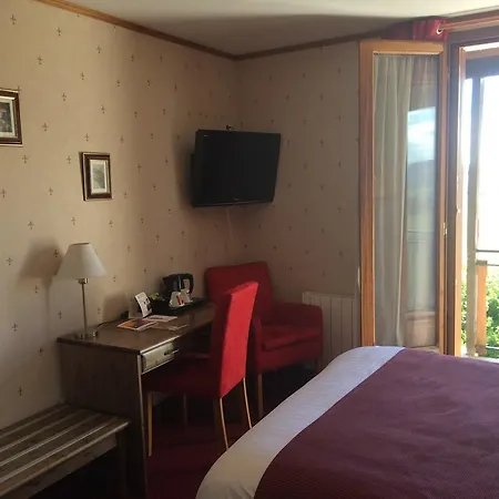 Hotel De La Petite Ferme, Super-besse Est, The Originals Relais 3*