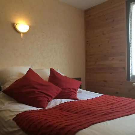 Hotel De La Petite Ferme, Super-besse Est, The Originals Relais Besse-et-Saint-Anastaise