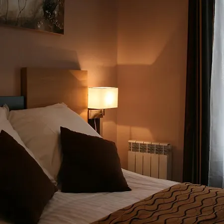 Hotel De La Petite Ferme, Super-besse Est, The Originals Relais Besse-et-Saint-Anastaise