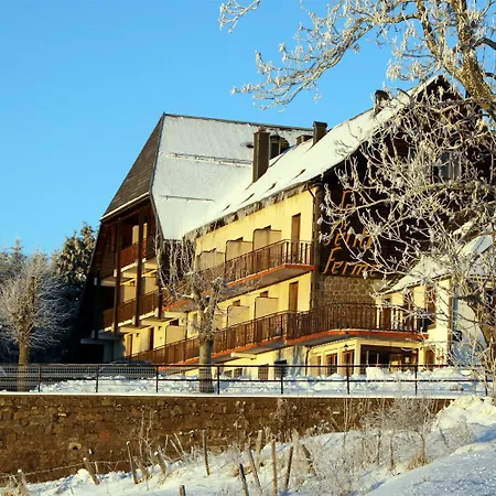 Hotel De La Petite Ferme, Super-besse Est, The Originals Relais 3*