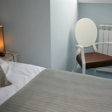 Hotel De La Petite Ferme, Super-besse Est, The Originals Relais 3*